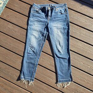 Maurices cropped split raw hem jeans, size 7/8.  VGUC